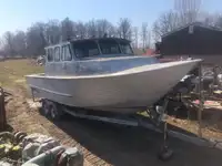 1992 27′ x 11′ Henley Aluminum Work Boat w/ Trailer